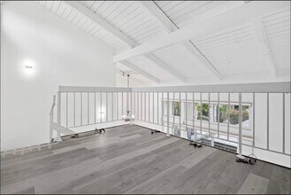 4925 Indian Wood Rd, Unit Tara Hills Condo in Culver City, CA - Foto de edificio - Building Photo