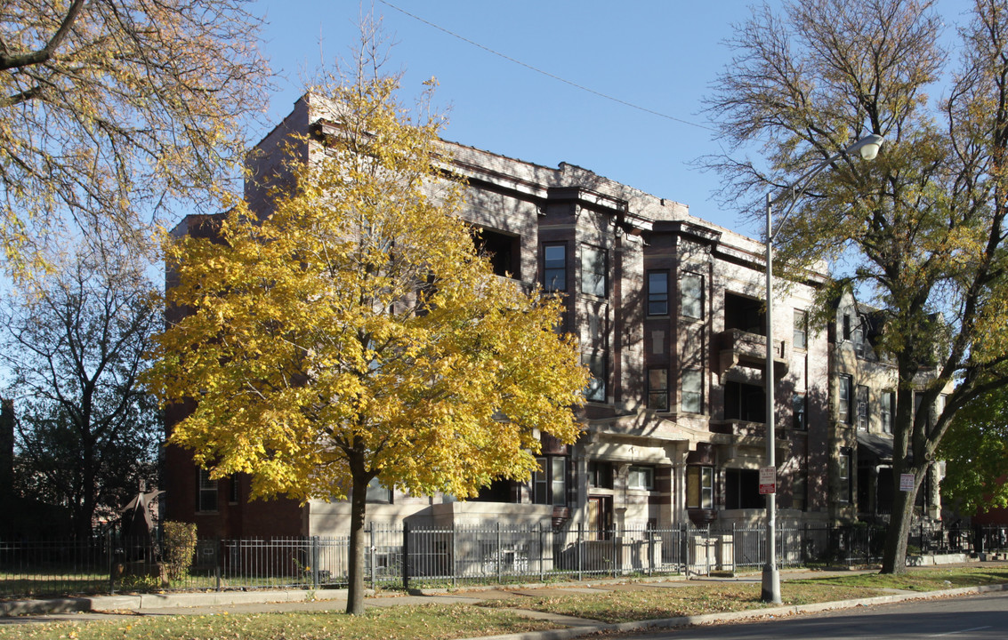 3839-3843 S Michigan Ave in Chicago, IL - Building Photo