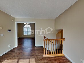 884 Pin Oak Dr in Nashville, TN - Foto de edificio - Building Photo