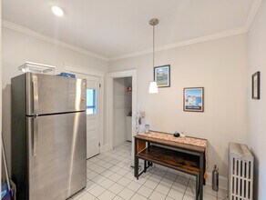 92 Powder House Blvd, Unit 3 in Somerville, MA - Foto de edificio - Building Photo