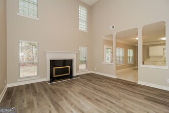 355 Woodstream Dr in Newnan, GA - Building Photo - Building Photo