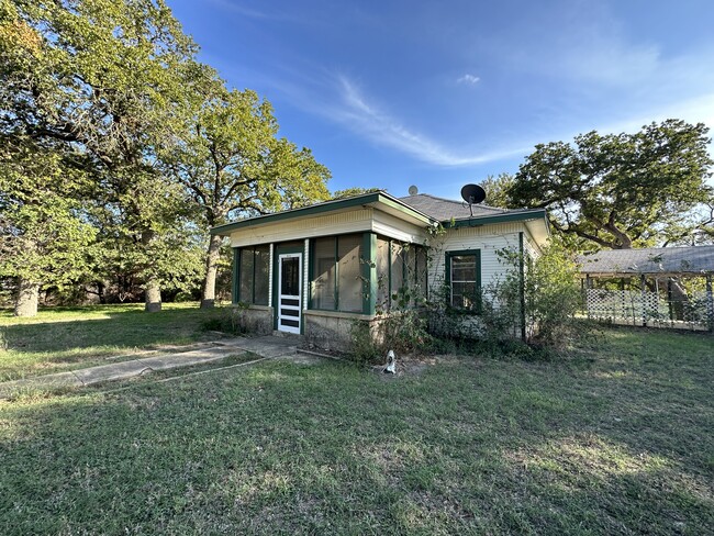 property at 623 W First St