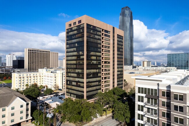 Oxford Condominium in Houston, TX - Building Photo - Building Photo