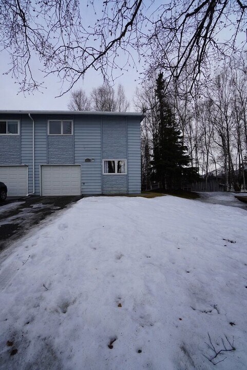 4213 Pinnacle Cir in Anchorage, AK - Building Photo