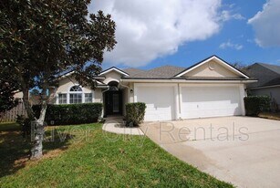 116 Prince Phillip Dr in St. Augustine, FL - Building Photo