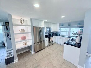 6841 Roxbury Dr in Sarasota, FL - Building Photo - Building Photo
