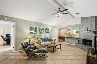 15126 Silverman St in Webster, TX - Building Photo - Building Photo