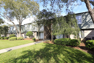 Greenwood at Ashley River in North Charleston, SC - Building Photo - Building Photo