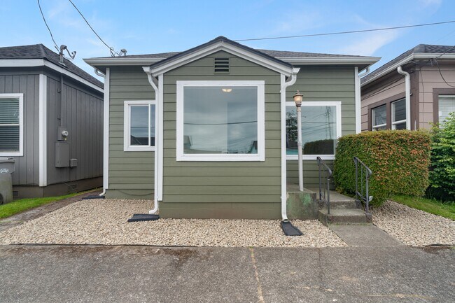 property at 207 N Alder St
