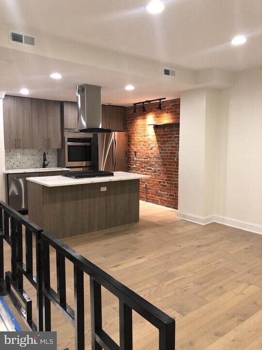 1706 N Marshall St in Philadelphia, PA - Building Photo