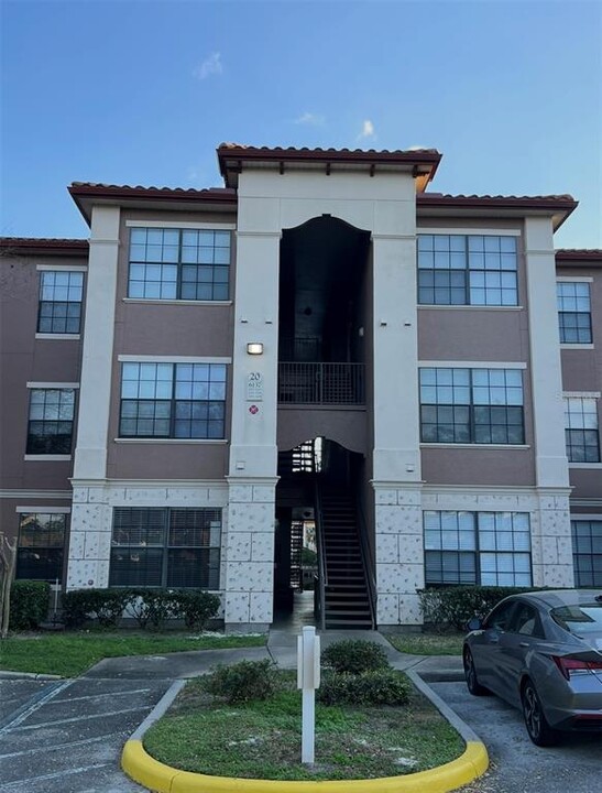 6137 Metrowest Blvd in Orlando, FL - Building Photo