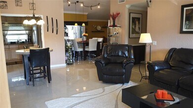 531 SW 167th Terrace in Weston, FL - Foto de edificio - Building Photo