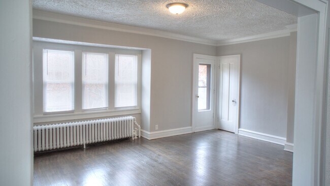 2977 N Murray Ave in Milwaukee, WI - Building Photo - Building Photo