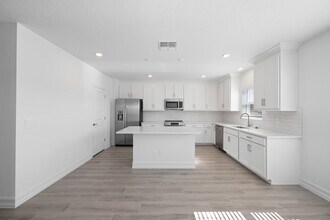 3463 Silent Gdns Cv in Wesley Chapel, FL - Building Photo - Building Photo