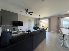 680 SE 13th Ct in Homestead, FL - Building Photo - Building Photo