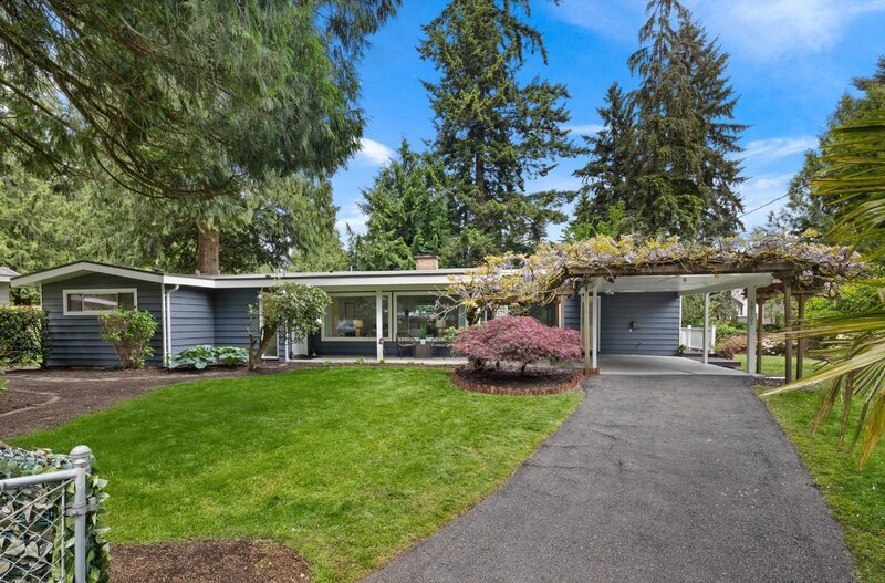 19103 2nd Ave SE in Bothell, WA - Building Photo