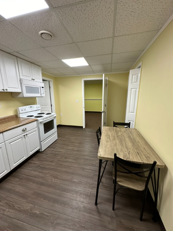 1675 Old Nelson Rd in Ball Ground, GA - Foto de edificio - Building Photo