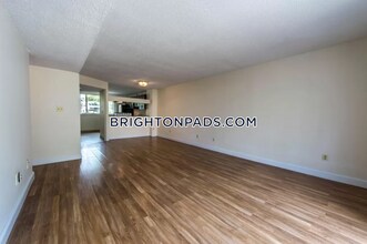 142 N Beacon St-Unit -A1 in Watertown, MA - Building Photo - Building Photo