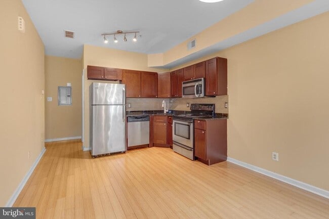 property at 909 N 19th St