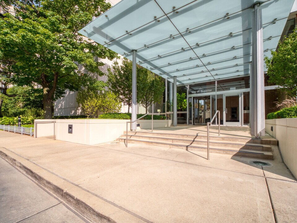 500 W Superior St-Unit -2009 in Chicago, IL - Building Photo