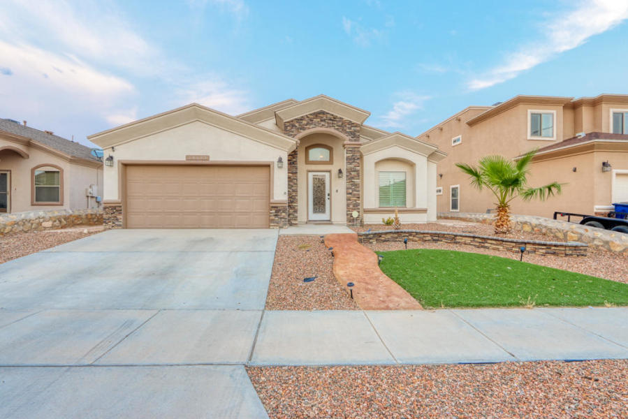 14653 Alton Oaks in El Paso, TX - Building Photo