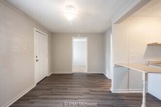 2142 W US Hwy 40-Unit -Apt 7 in Greenfield, IN - Building Photo - Building Photo