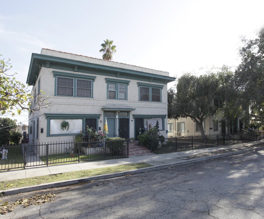 128-138 Robinson St in Los Angeles, CA - Building Photo