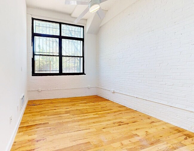 315 Seigel St in Brooklyn, NY - Building Photo - Building Photo