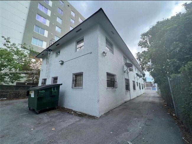 property at 661 NW 1st St