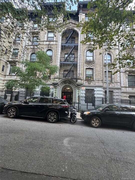 614 W 136th St in New York, NY - Building Photo
