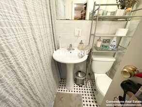 744 E 4th St, Unit #G in Boston, MA - Building Photo - Building Photo