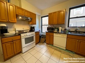 51 Bay State Ave in Somerville, MA - Building Photo