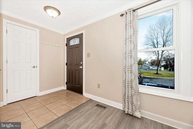 property at 7167 Glenmeadow Ct