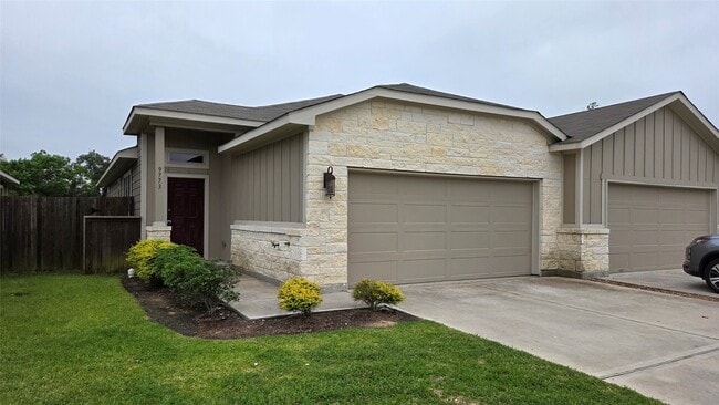 property at 9773 Grosbeak Ln