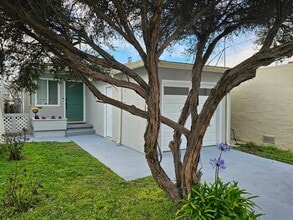 561 Civic Center St in Richmond, CA - Building Photo - Building Photo