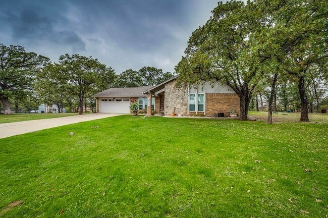 211 Willow Creek Ct in Mansfield, TX - Building Photo - Building Photo