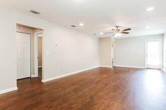 8218 Highfield Ave in Jacksonville, FL - Building Photo - Building Photo