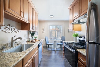Santa Maria Apartments in Pleasanton, CA - Building Photo - Interior Photo