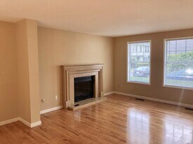 Kirkland Townhome in Kirkland, WA - Building Photo