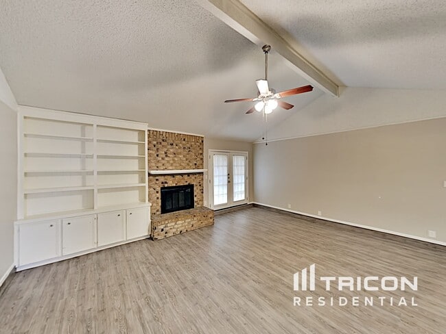9941 Farmington Dr in Benbrook, TX - Building Photo - Building Photo