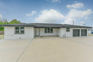 9030 Almeda Genoa Rd in Houston, TX - Building Photo