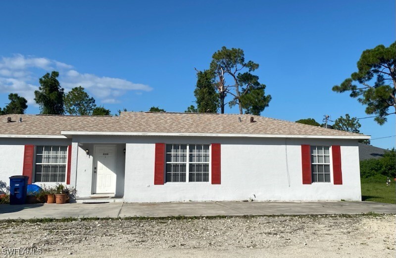 5007 Leonard Blvd S in Lehigh Acres, FL - Building Photo