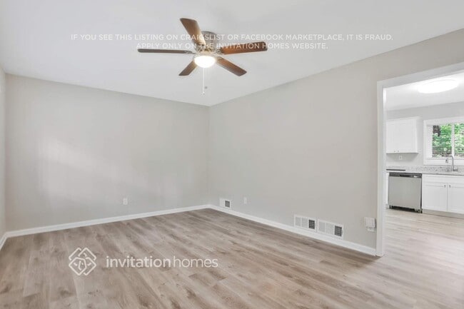 2805 Cherry Laurel Ln SW in Atlanta, GA - Building Photo - Building Photo