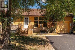 301 Franklin St N in Kitchener, ON - Building Photo