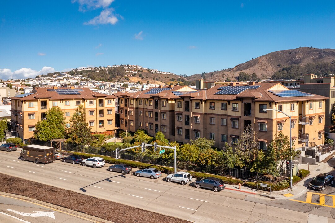 Habitat for Humanity Condominum in Daly City, CA - Building Photo