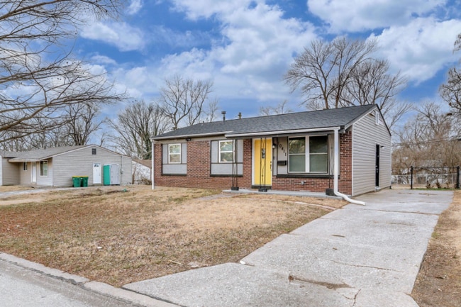 10411 Royal Dr in St. Louis, MO - Building Photo - Building Photo