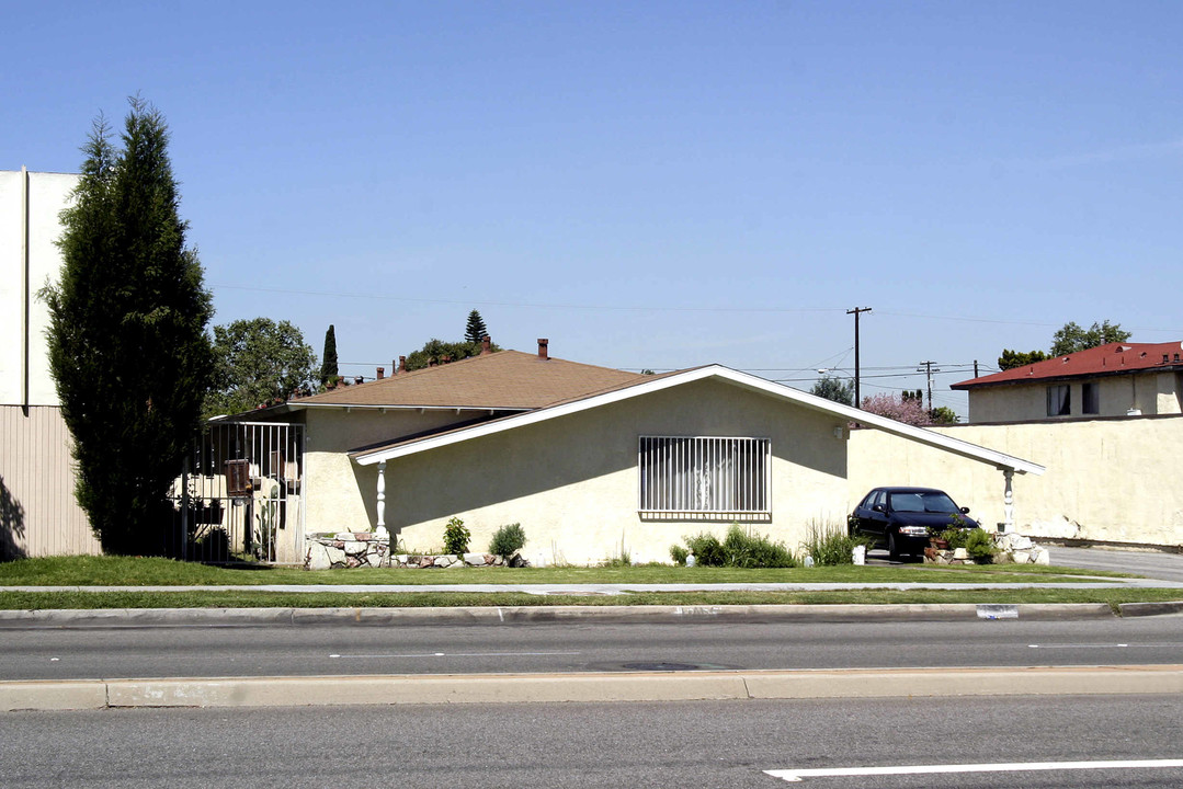 11901 Pioneer Blvd in Norwalk, CA - Building Photo