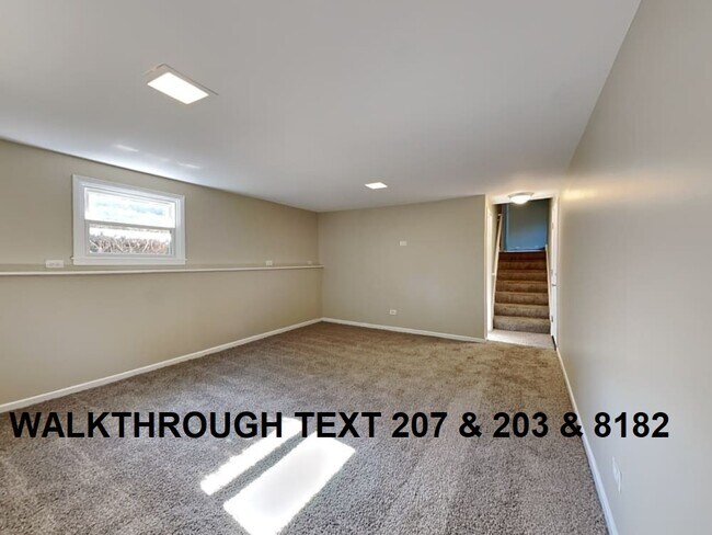 2816 Briarwood Dr E in Arlington Heights, IL - Building Photo - Building Photo