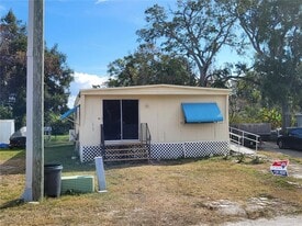 14922 Diagonal Rd in Hudson, FL - Building Photo