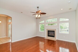 1798 Chatham Village Dr in Orange Park, FL - Foto de edificio - Building Photo